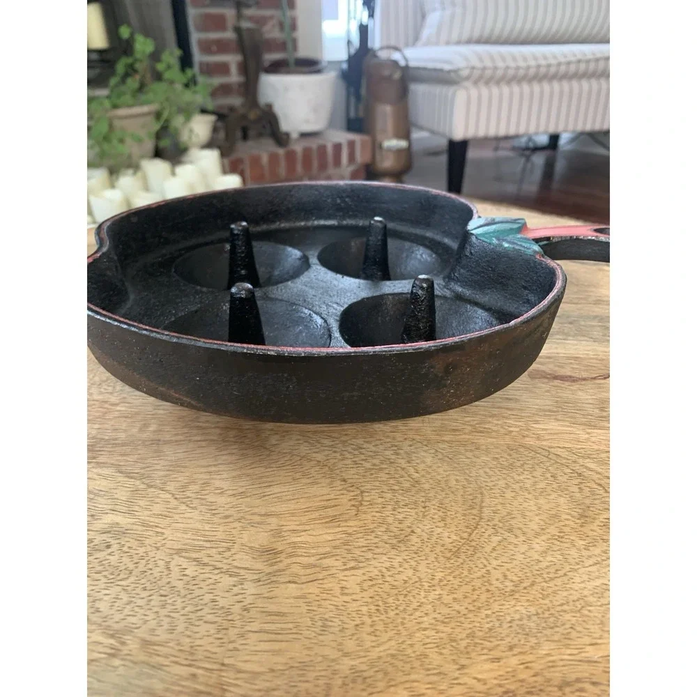 Vintage Cast Iron Apple Shaped Apple Baker Baking Pan‎ Skillet Bakeware